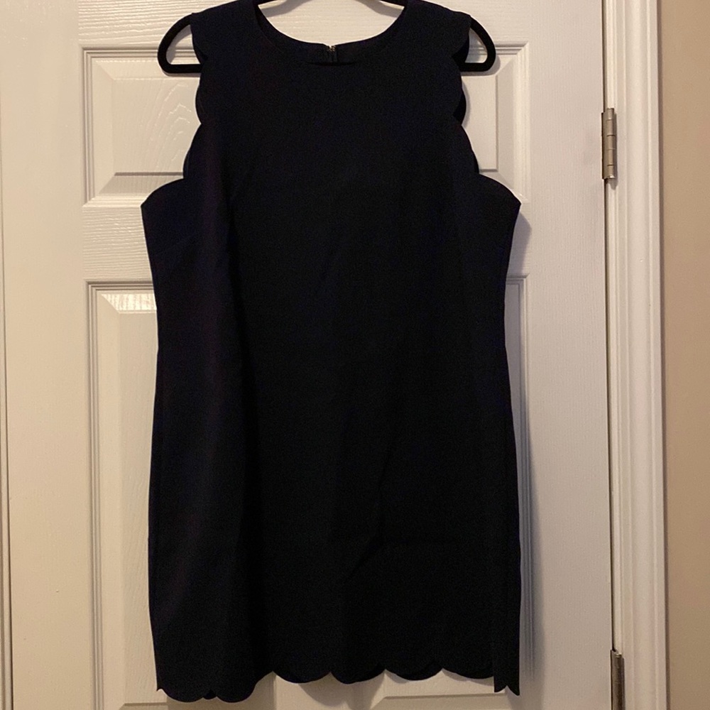 LOFT navy dress with scallop detail on arms and bottom with zipper
